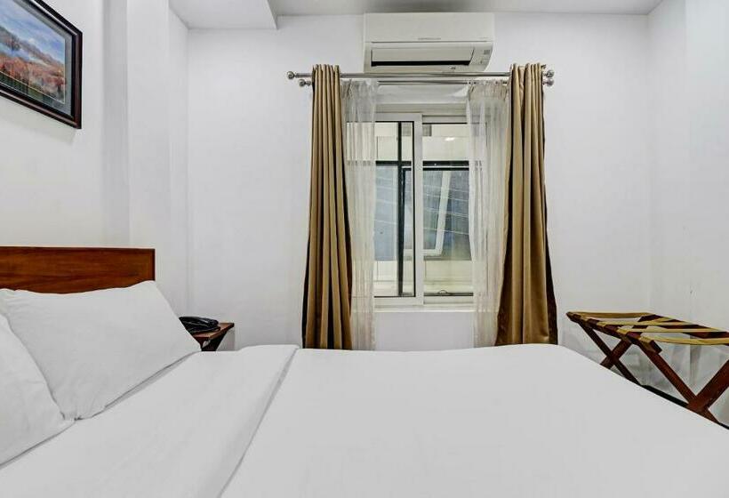 בית מלון כפרי Oyo Townhouse 595 Majestic Inn