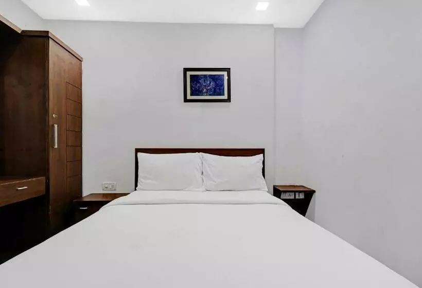 ホテル Oyo Townhouse 595 Majestic Inn
