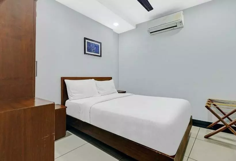 ホテル Oyo Townhouse 595 Majestic Inn