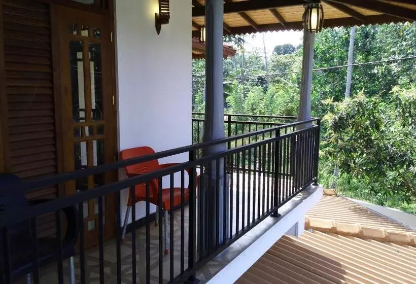 پانسیون Villa Free Way