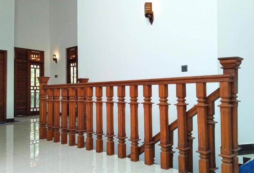 פנסיון Villa Free Way