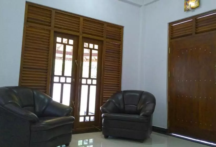 پانسیون Villa Free Way