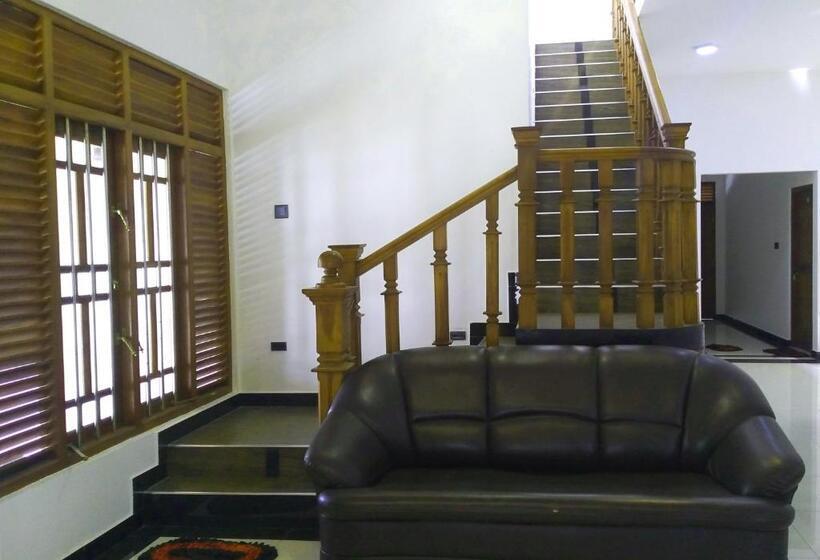 פנסיון Villa Free Way