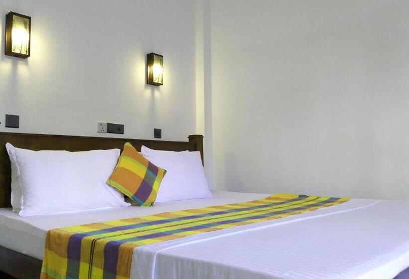 פנסיון Villa Free Way