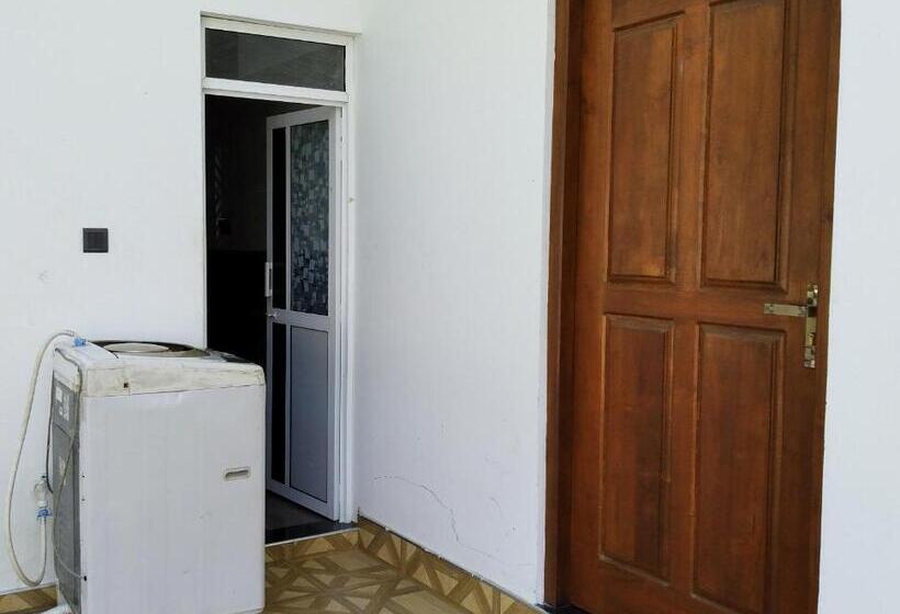 פנסיון Villa Free Way