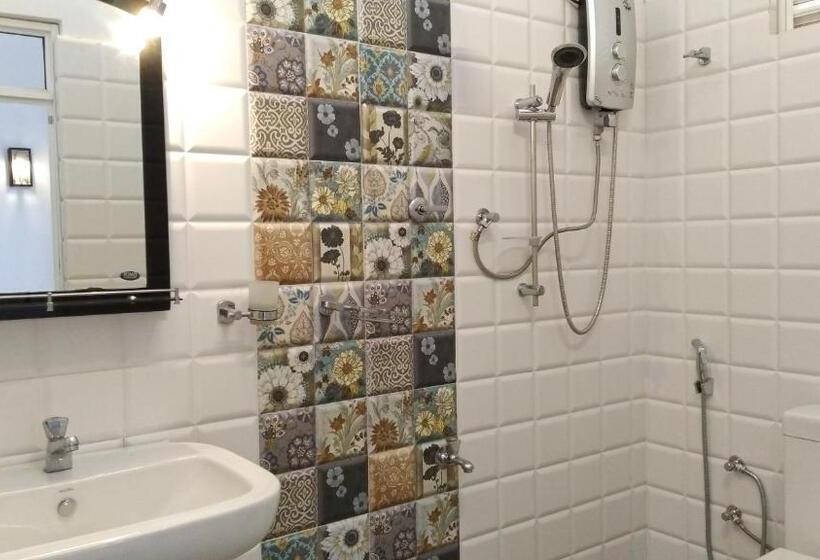 פנסיון Villa Free Way