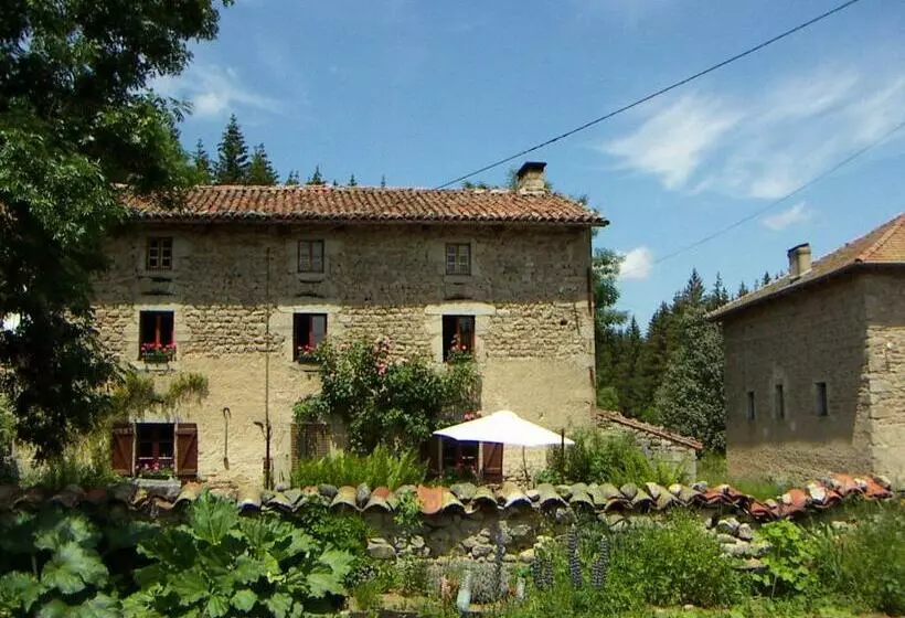 ベッドアンドブレックファースト La Fontaine Des Thiolles