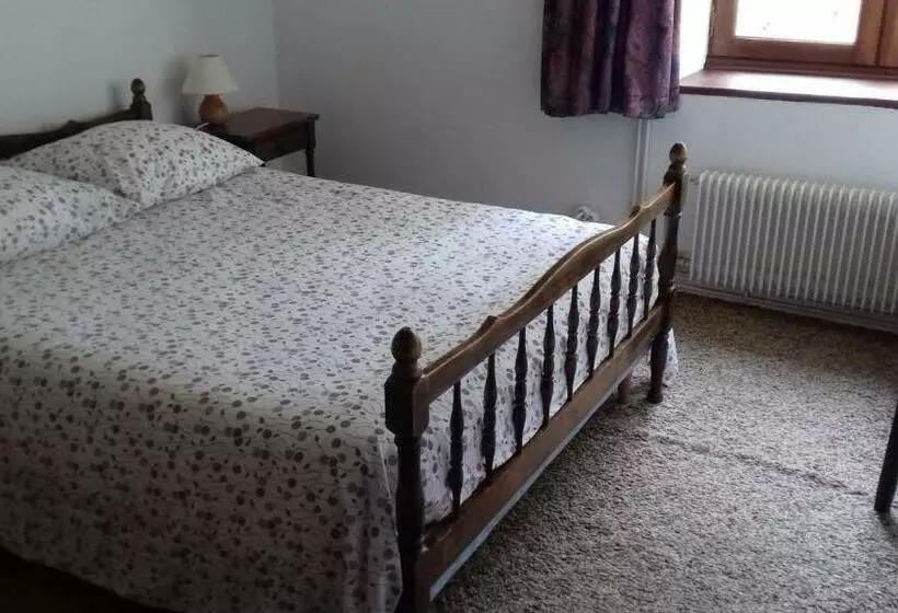 ベッドアンドブレックファースト La Fontaine Des Thiolles