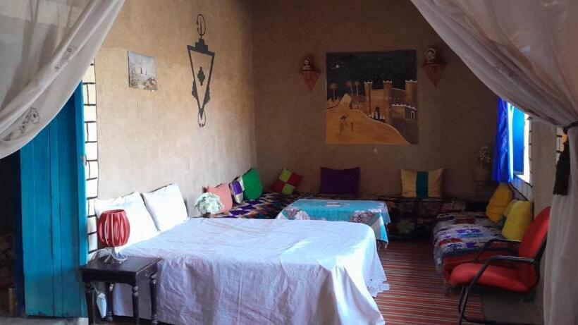 مبيت وإفطار Oasis Travel