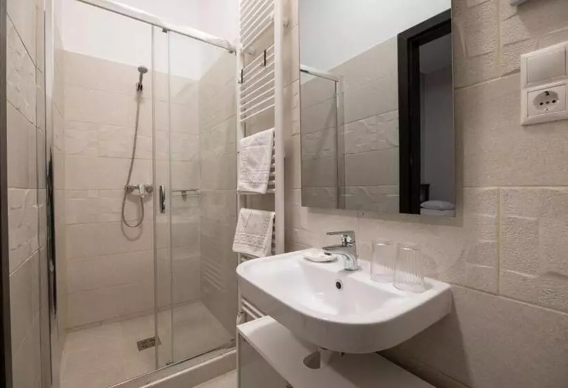 ベッドアンドブレックファースト Szobi Malomkert Fogadó