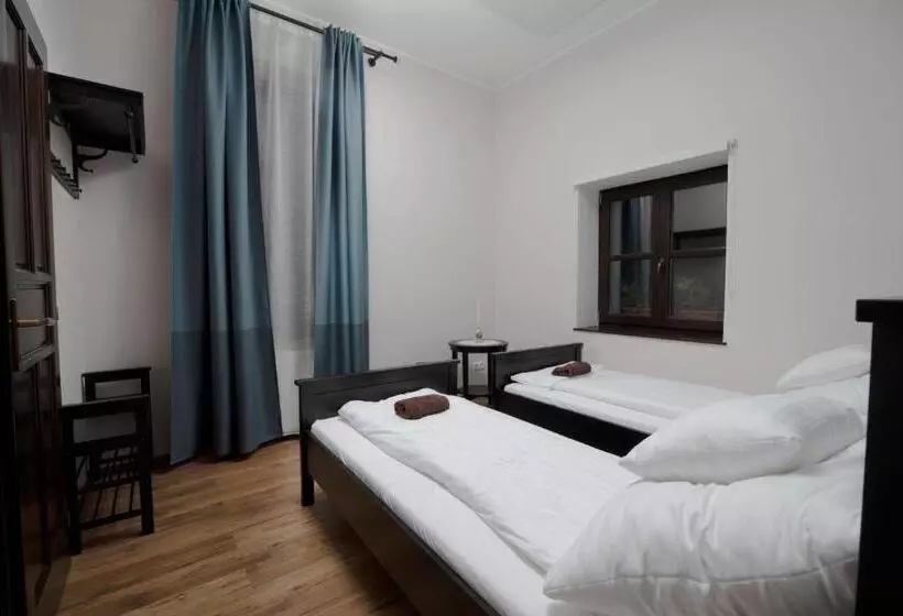 ベッドアンドブレックファースト Szobi Malomkert Fogadó