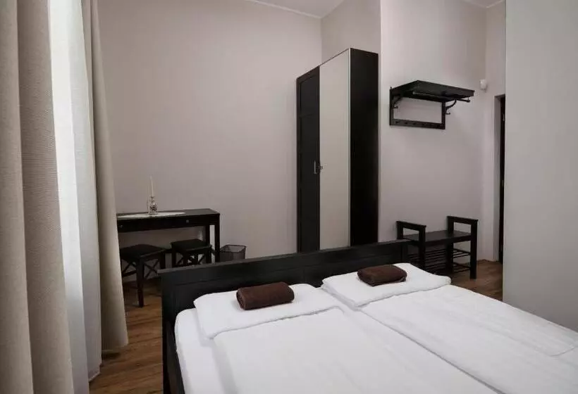 ベッドアンドブレックファースト Szobi Malomkert Fogadó