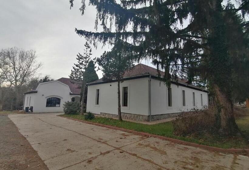 Nocleg ze śniadaniem Szobi Malomkert Fogadó