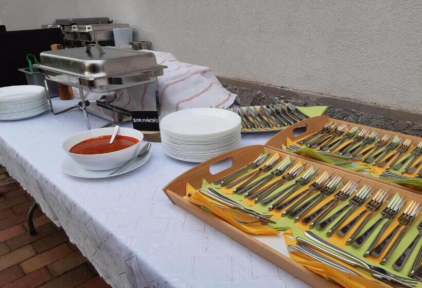 Nocleg ze śniadaniem Szobi Malomkert Fogadó