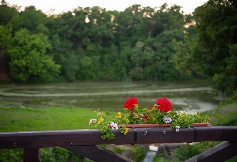 Nocleg ze śniadaniem Szobi Malomkert Fogadó