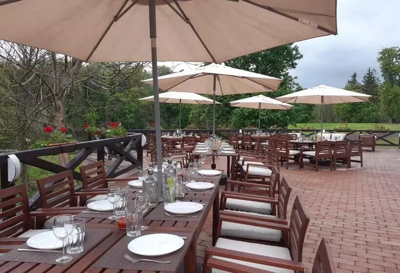 ベッドアンドブレックファースト Szobi Malomkert Fogadó