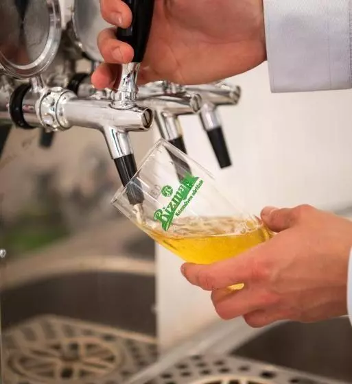 ベッドアンドブレックファースト Szobi Malomkert Fogadó