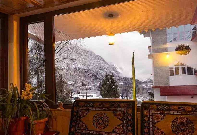 ホテル Golden Tashi Gakhil Resort