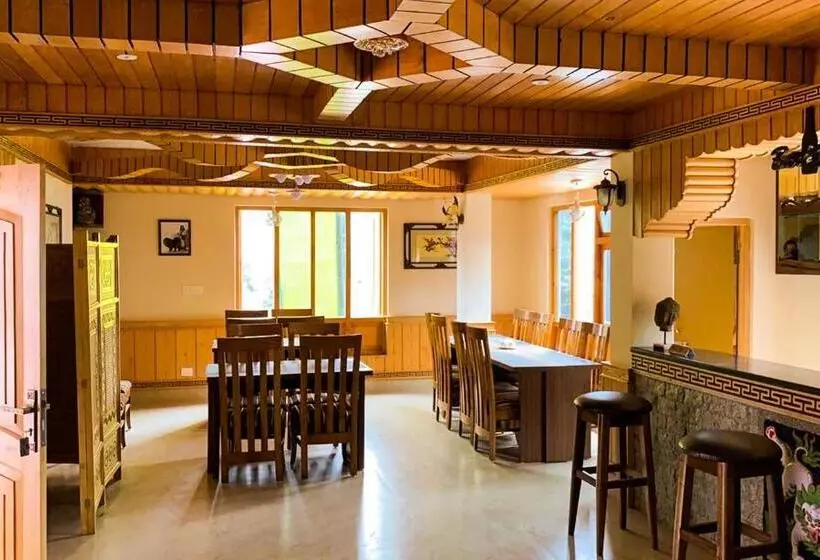 ホテル Golden Tashi Gakhil Resort