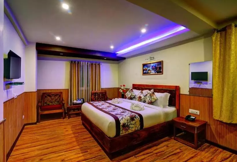 ホテル Golden Tashi Gakhil Resort