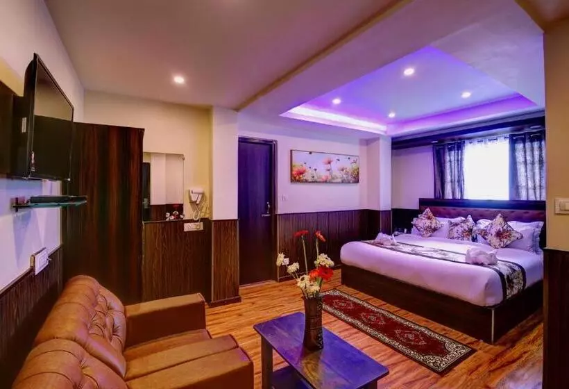 ホテル Golden Tashi Gakhil Resort