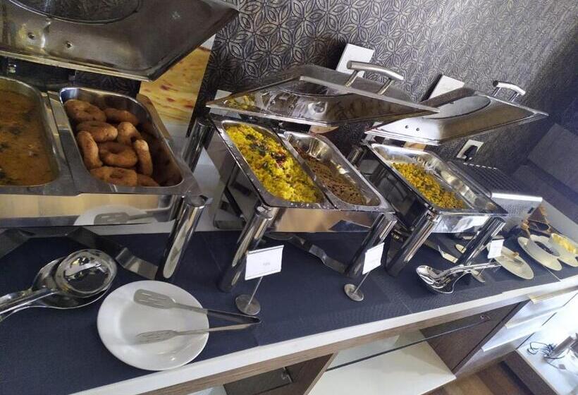 호텔 Golden Tashi Gakhil Resort