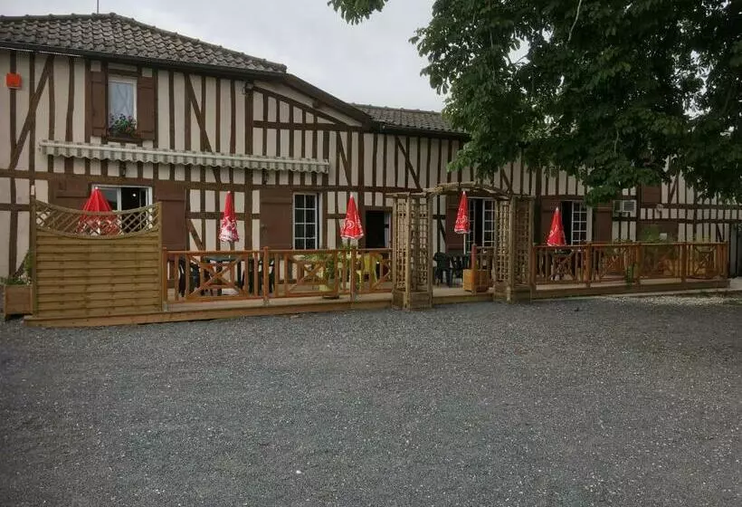 ホテル La Petite Auberge