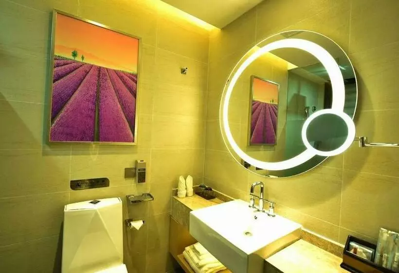 Lavande Hotel Wuhan Xudong Branch