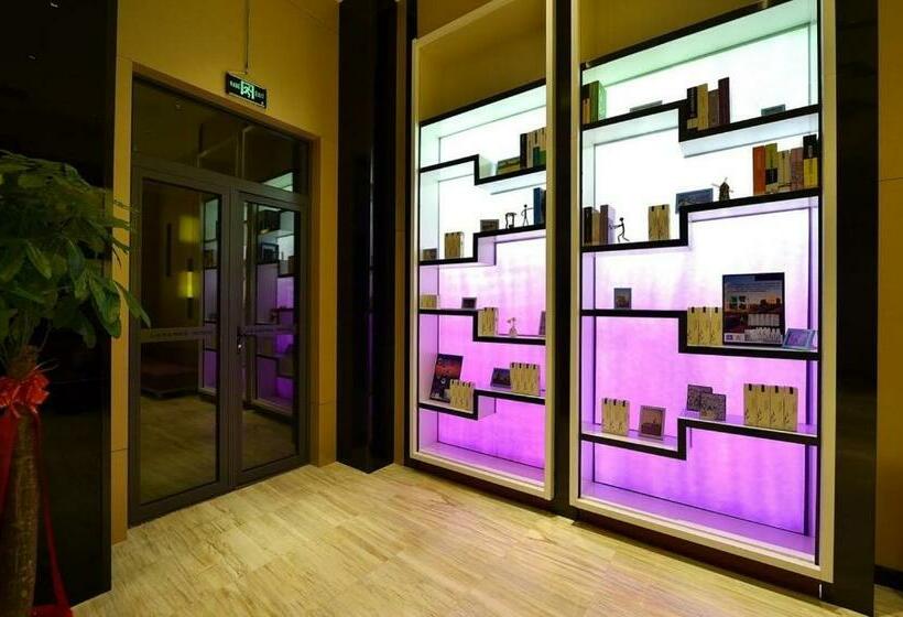 Lavande Hotel Wuhan Xudong Branch