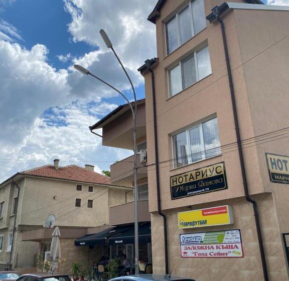 پانسیون стаи за гости маринови