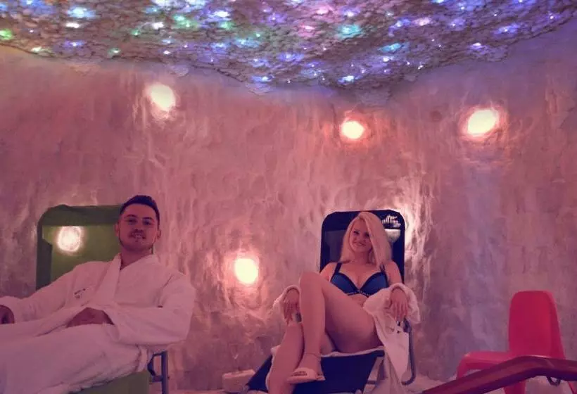 リゾートホテル Wellness Club Zlatý Lev