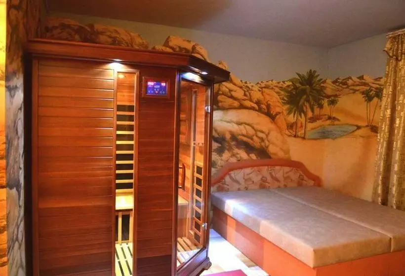 リゾートホテル Wellness Club Zlatý Lev