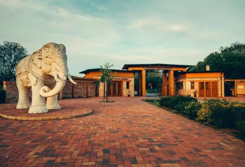 ユースホステル Kamala Kutir