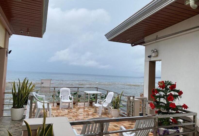 Auberge Hôtelière Kellocks Seaview Apartelle