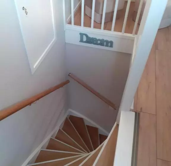 ベッドアンドブレックファースト At Marries