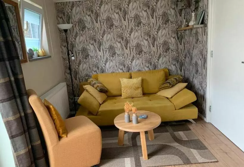 ベッドアンドブレックファースト At Marries