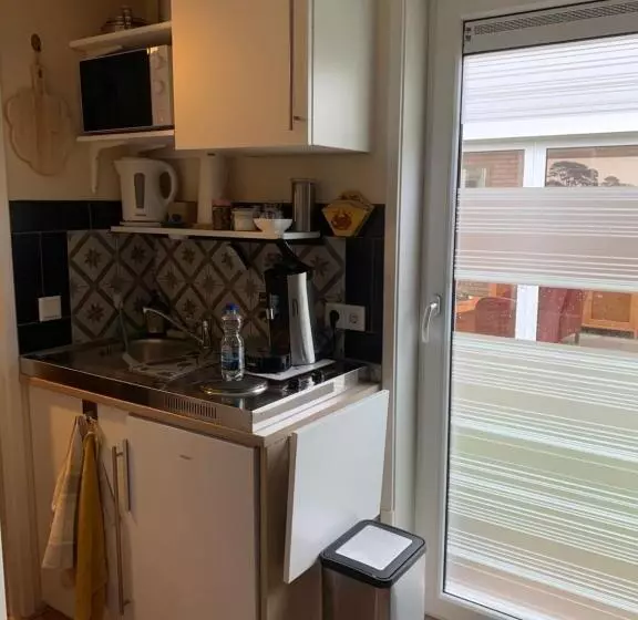 ベッドアンドブレックファースト At Marries