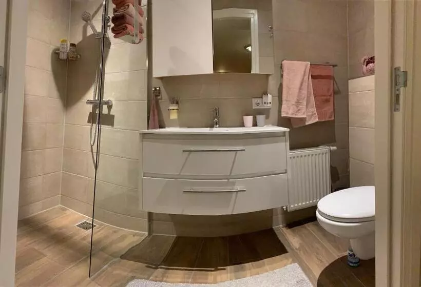 ベッドアンドブレックファースト At Marries