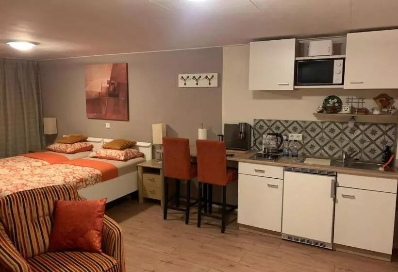 ベッドアンドブレックファースト At Marries