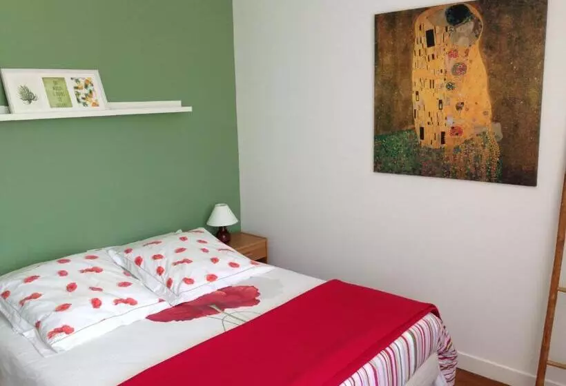 Aamiaismajoitus (B&B) Auberge De La Roque