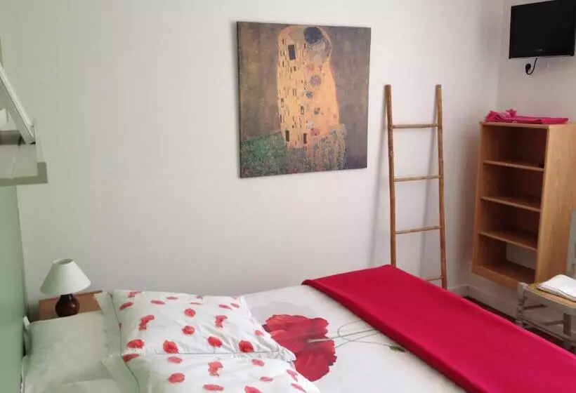 Aamiaismajoitus (B&B) Auberge De La Roque