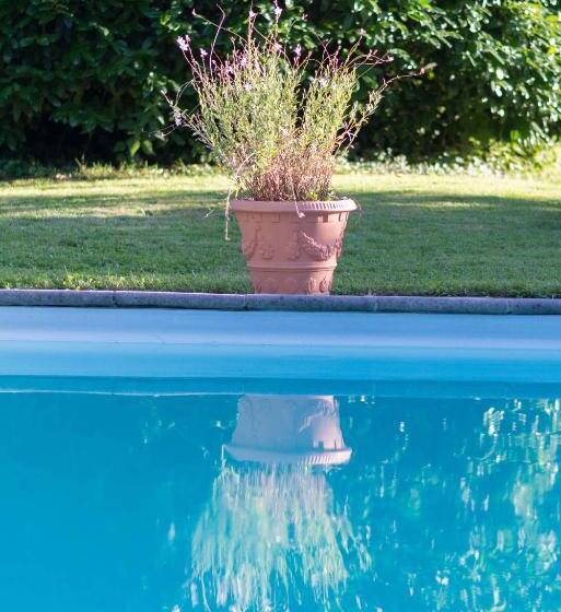 ベッドアンドブレックファースト Le Clos De Cinacle