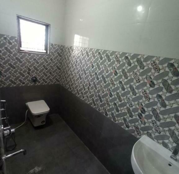 ホテル Adiraj Palace And Lodging