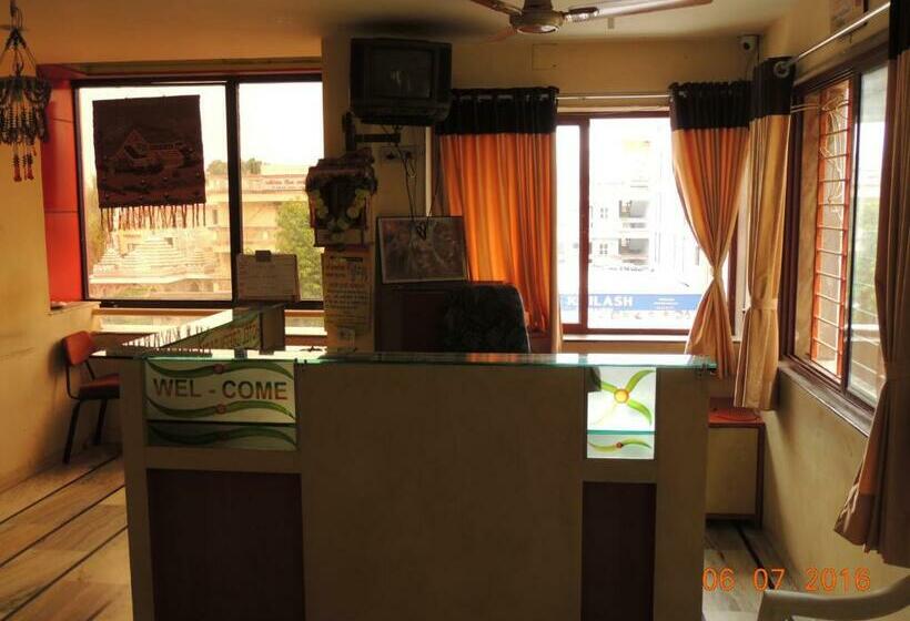 فندق Green Park Ambaji