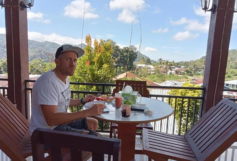 Отель Moni Mahalika