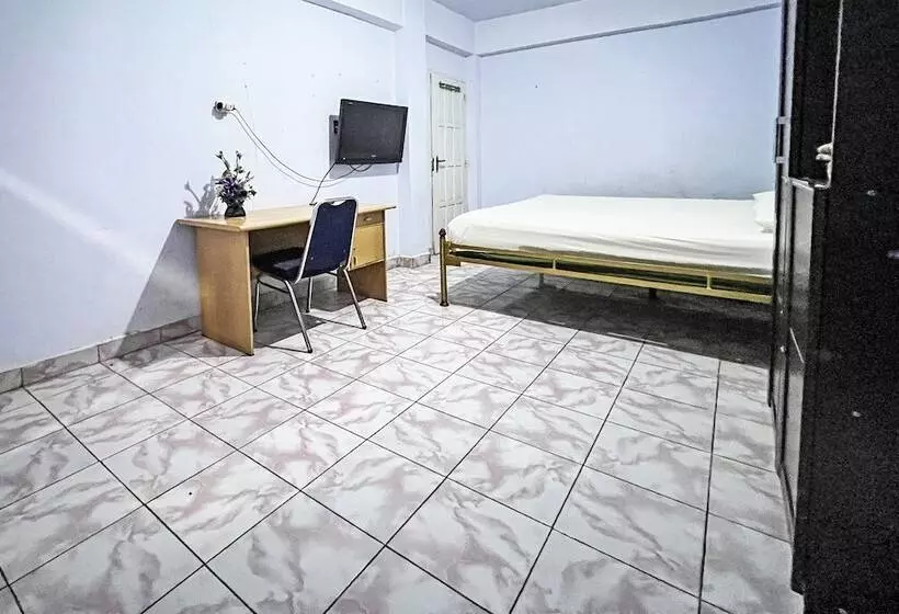 Hotelli Oyo 91757 Surya