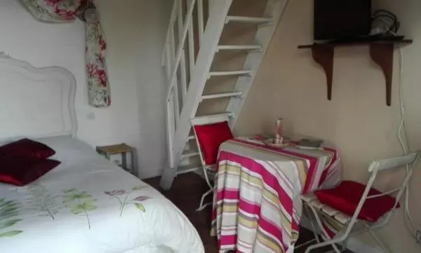 Majatalo Chambre Au Mont Scolan
