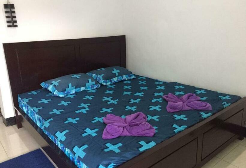 بنسيون Family Guest House Moni