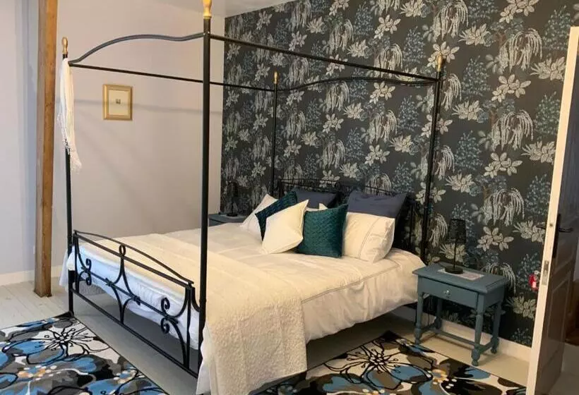 Welcoming And Peaceful Bed And Breakfast