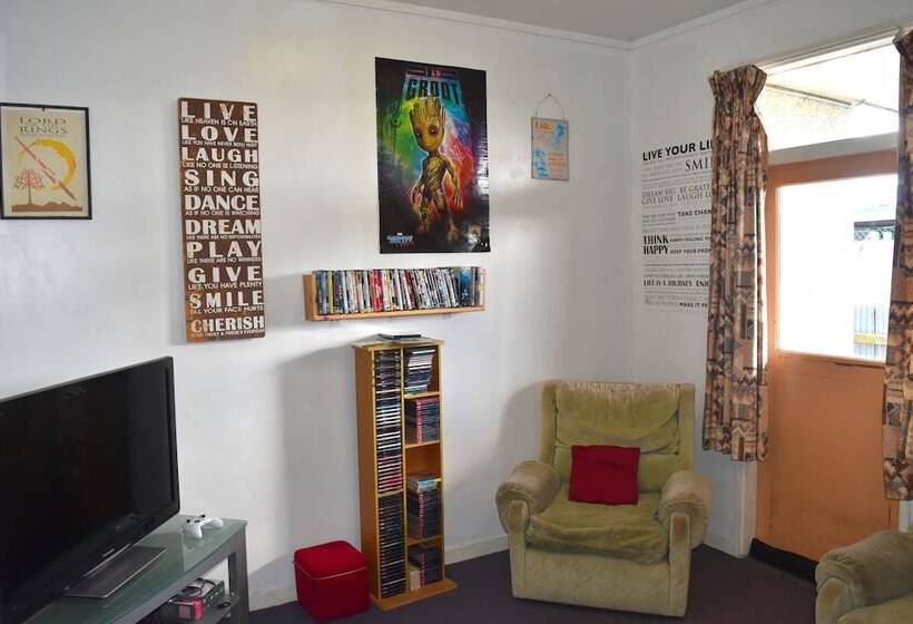 42b College House   Hostel